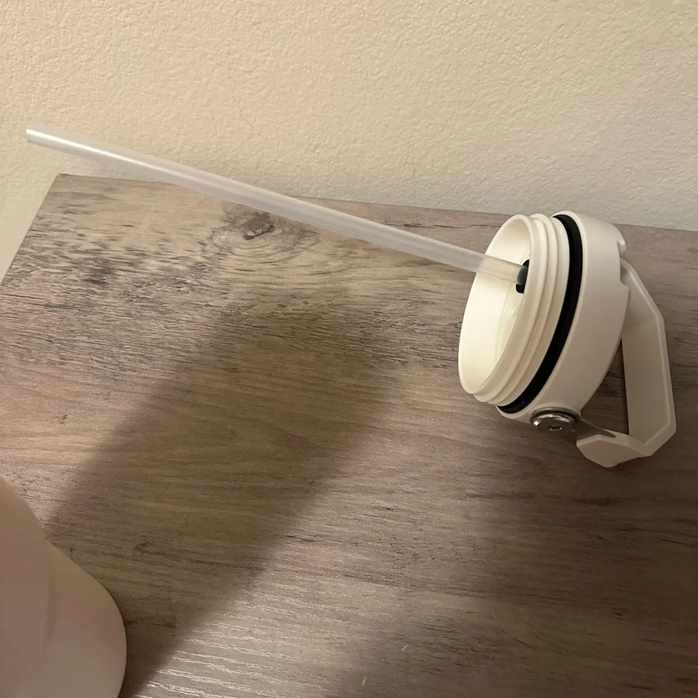 Stanley Light Pink Insulated Tumbler with Carry Handle - Picture 3 of 3